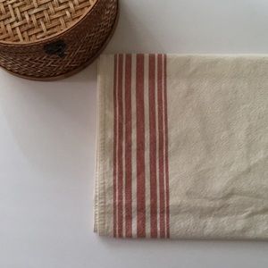 Pottery barn table runner beige / red